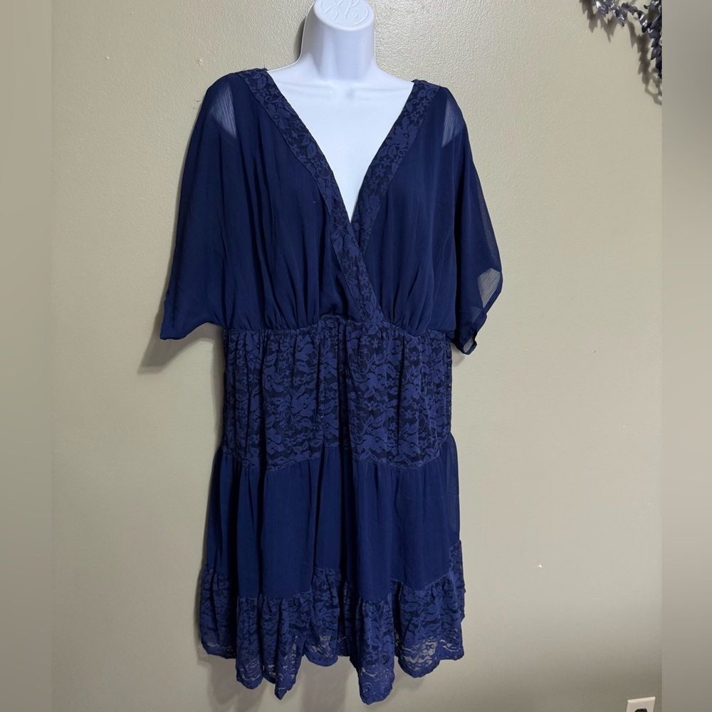 Torrid Lace Inset Chiffon Dress Size 2 Blue Short Sleeves V‎ Neck Elastic Waist